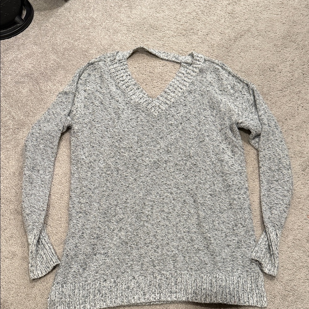 Women’s M V-Neck Women's Sweater